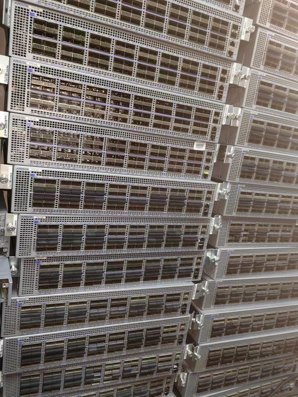 DCS-7170-64C-F Used Programmable Fixed Configuration Data Center Switch